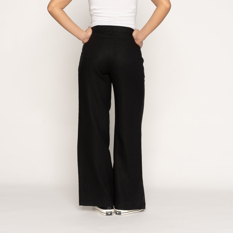 Relaxed Pleated Trouser